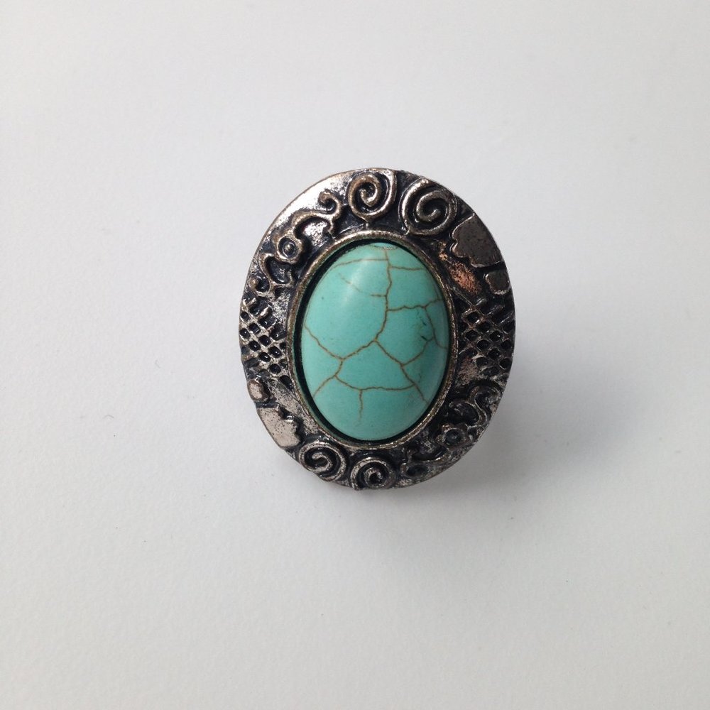 5/$20| ***** Adjustable Turquoise Vintage Ring